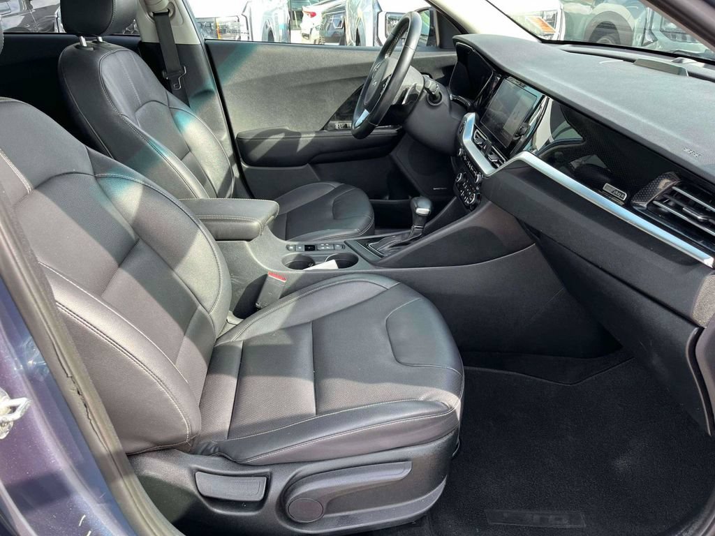 Used 2022 Kia Niro EX Premium FWD image 10