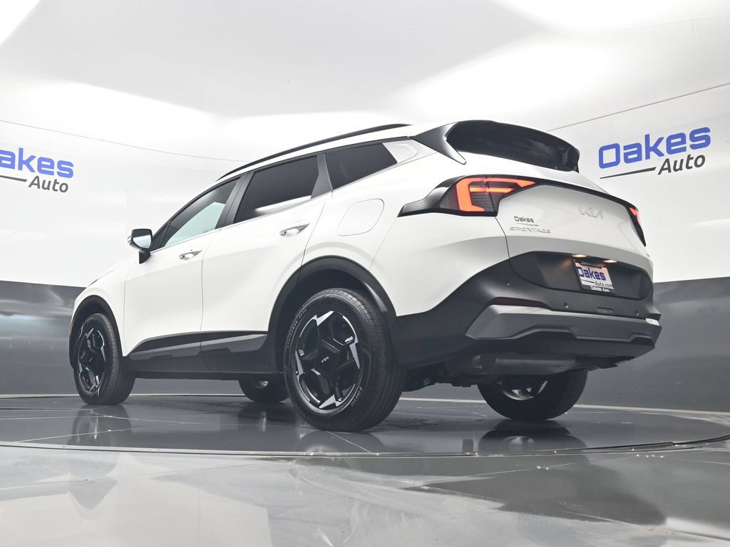 Certified 2026 Kia Sportage EX w/ EX Panoramic Sunroof Package AWD/4WD image 43