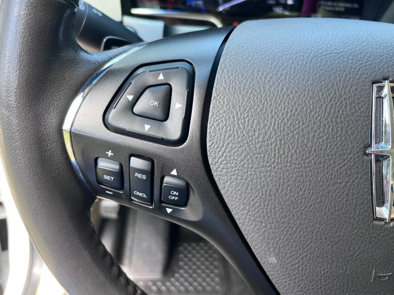 Used 2014 Lincoln MKS AWD w/ Equipment Group 201A image 29