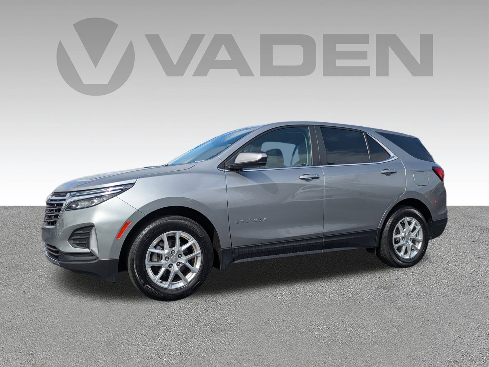 Used 2024 Chevrolet Equinox LT image 2