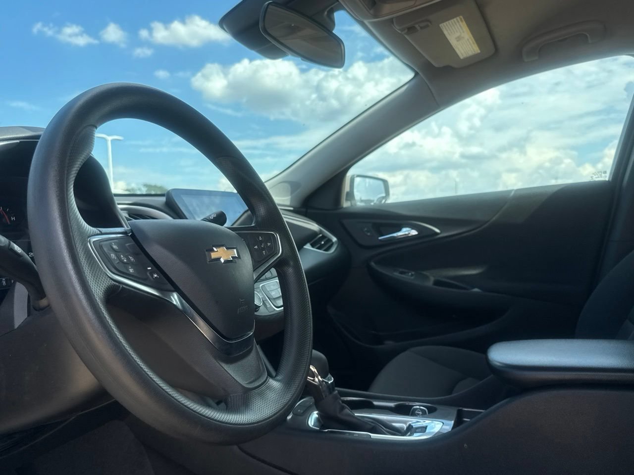Used 2025 Chevrolet Malibu LS FWD image 40
