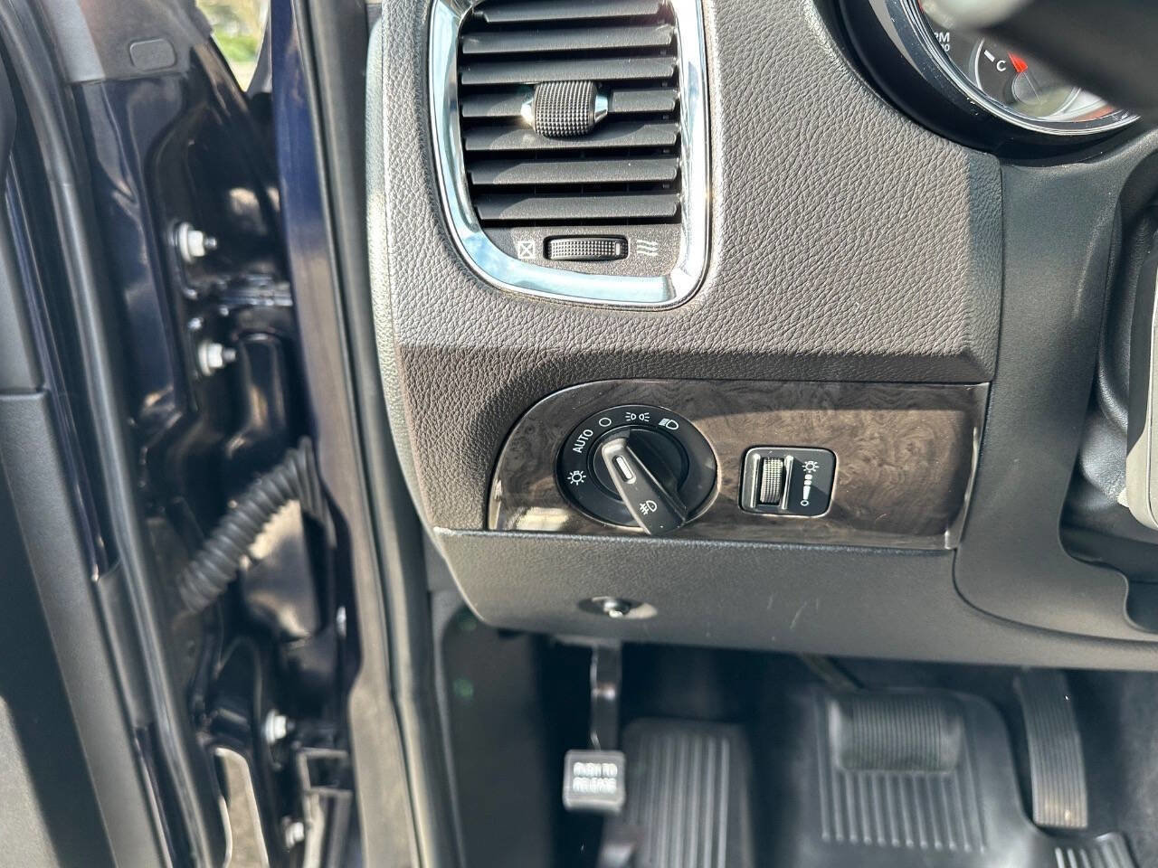 Used 2011 Dodge Durango Citadel w/ Trailer Tow Group IV image 41