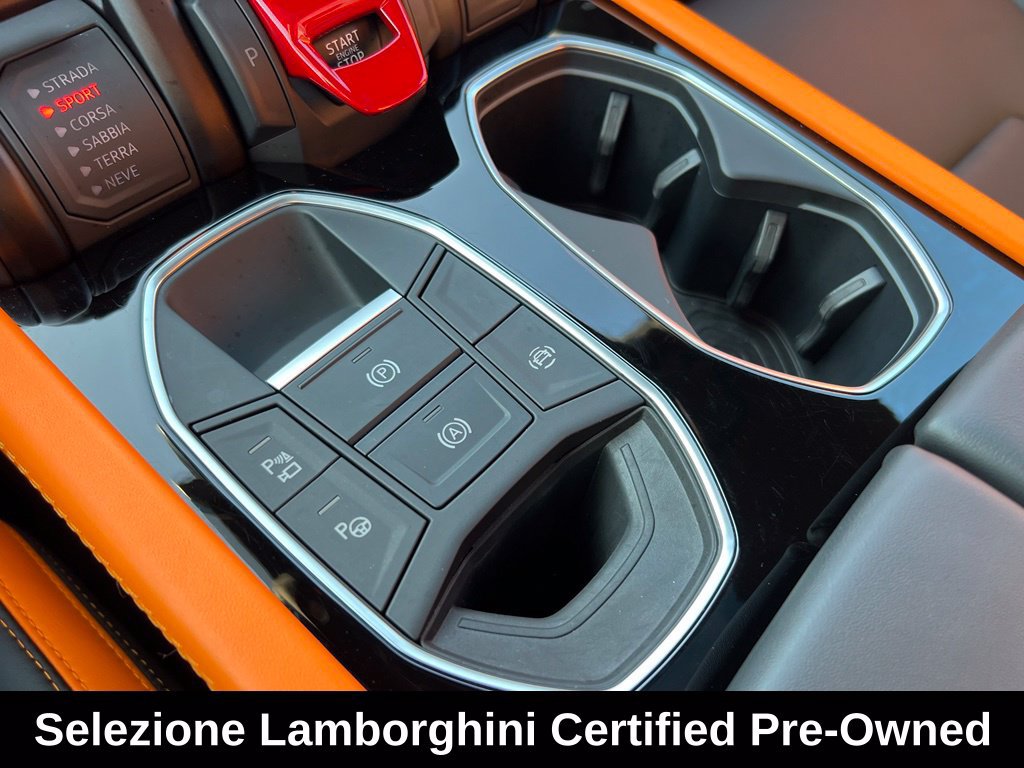 Used 2025 Lamborghini Urus SE AWD/4WD image 30