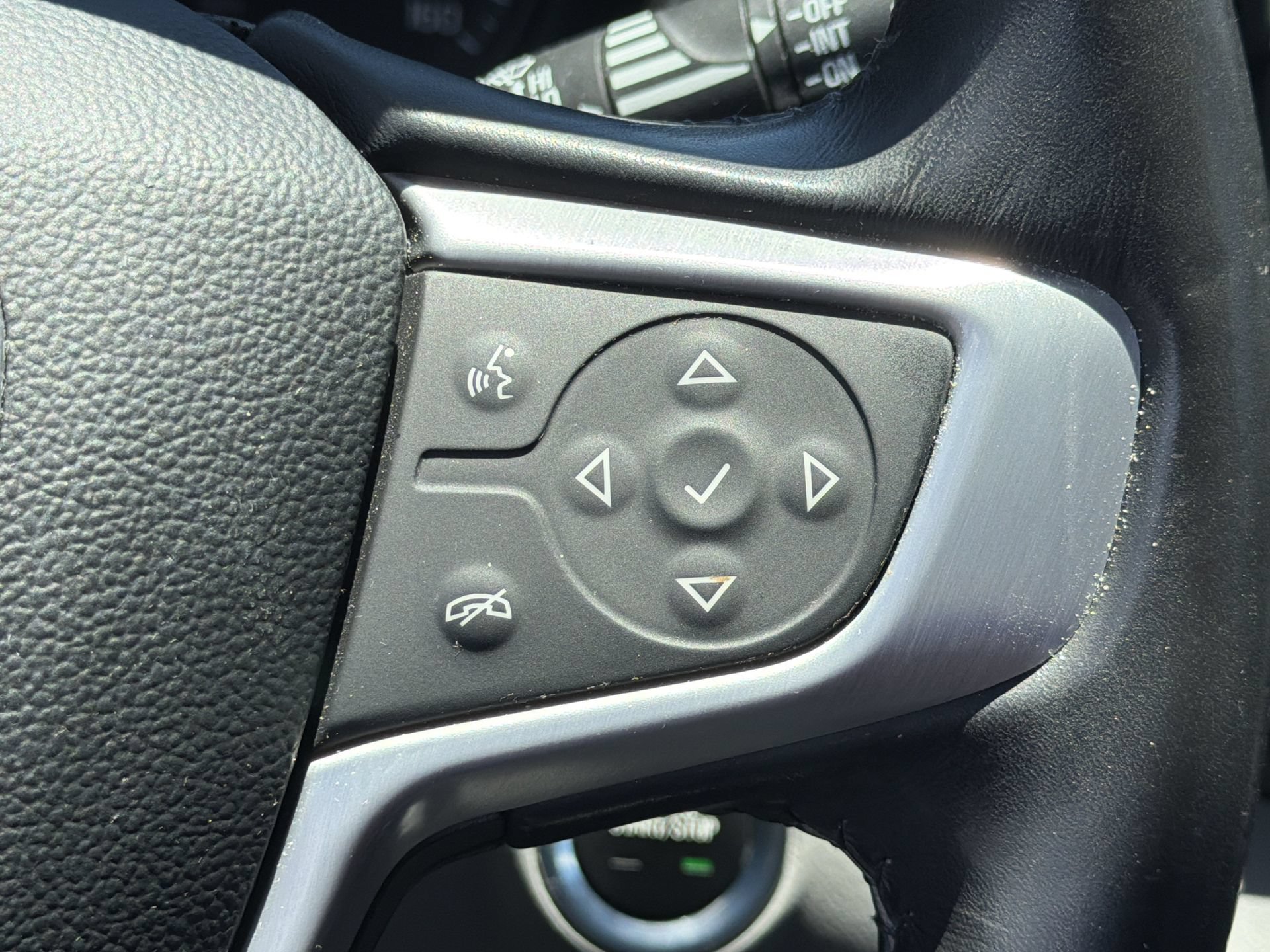 Used 2019 GMC Terrain SLE w/ Driver Convenience Package FWD image 8