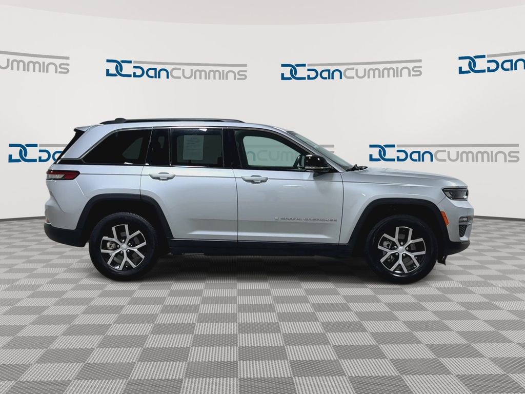 Used 2024 Jeep Grand Cherokee Limited image 9
