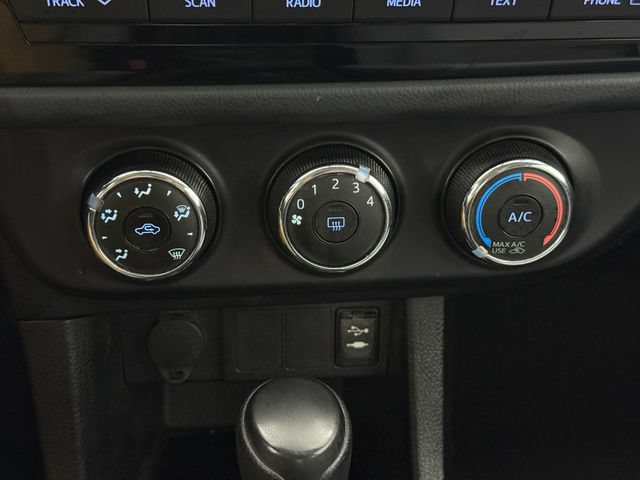 Used 2015 Toyota Corolla L FWD image 17