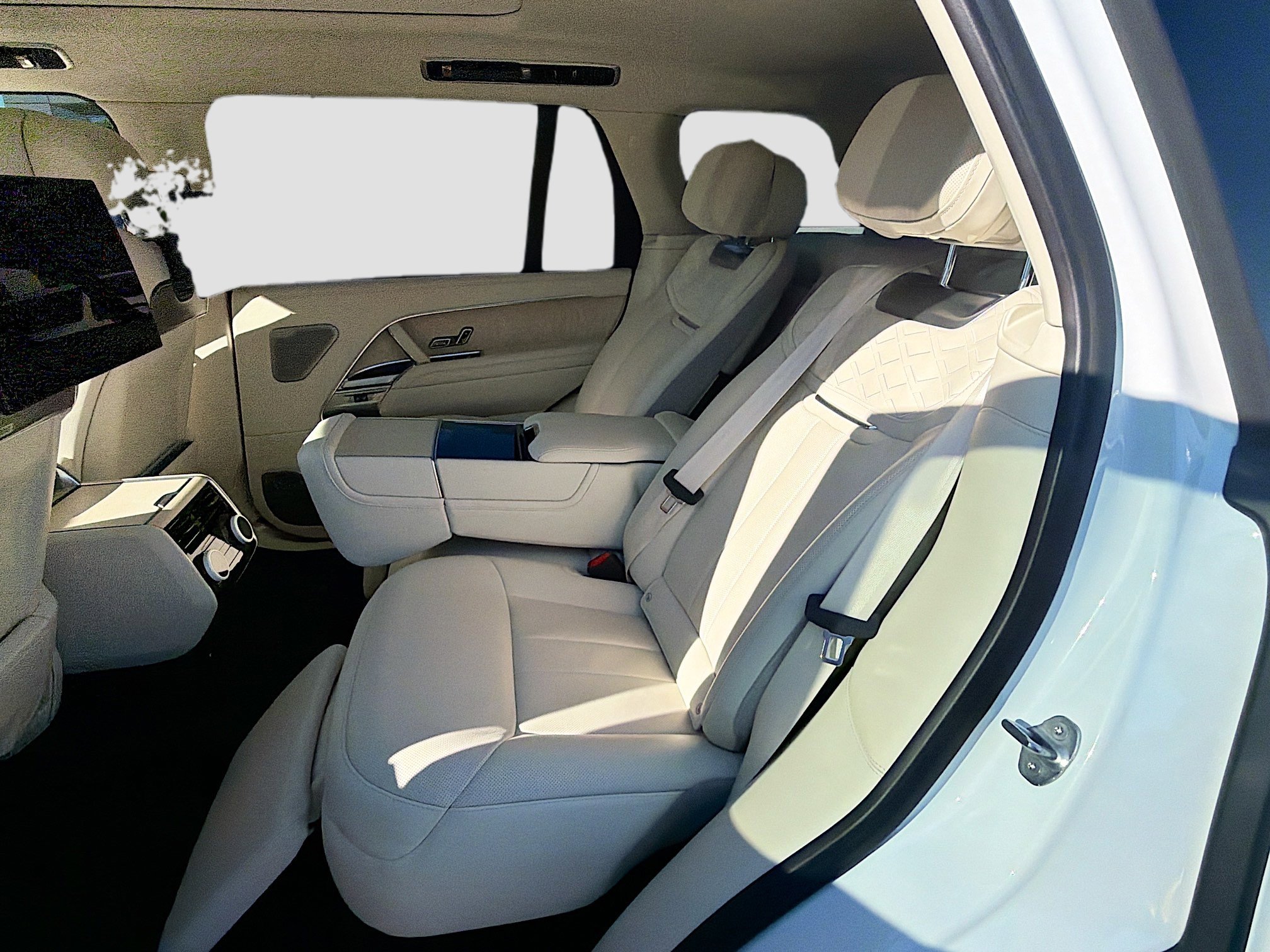 Used 2023 Land Rover Range Rover SV image 22