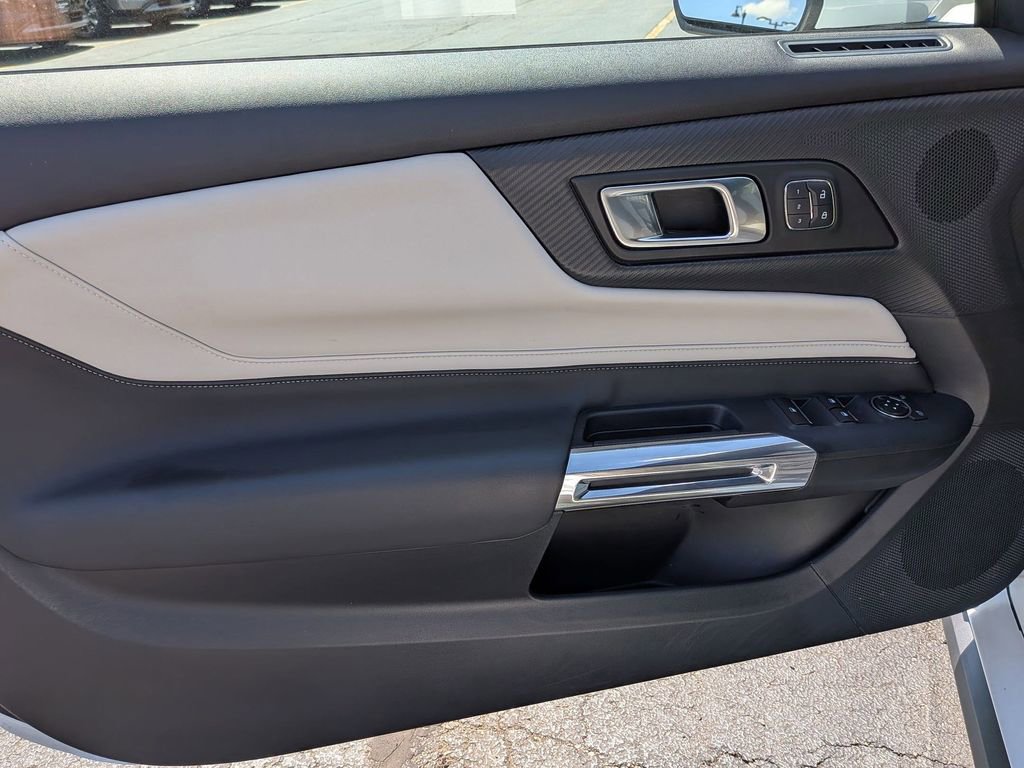 Used 2025 Ford Mustang GT Premium RWD image 9