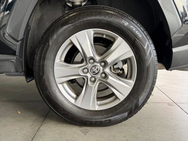 Certified 2022 Toyota RAV4 LE AWD/4WD image 16