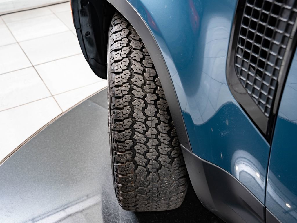Used 2023 Land Rover Defender 90 S AWD/4WD image 46