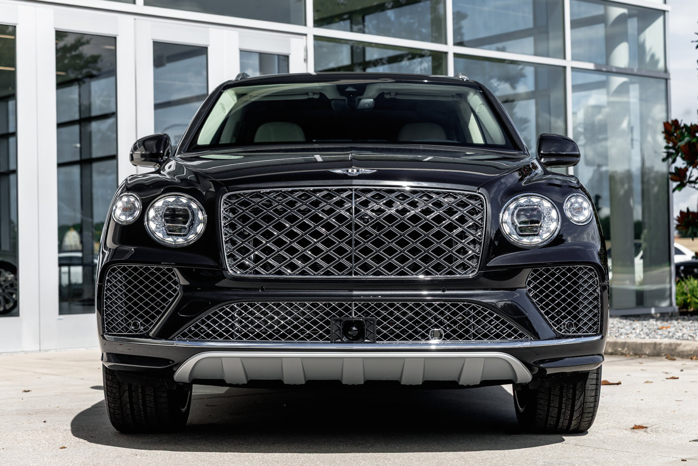 New 2025 Bentley Bentayga Extended Wheelbase image 2