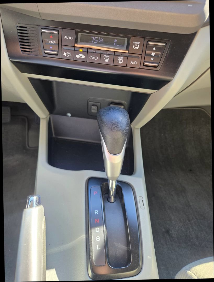 Used 2012 Honda Civic Hybrid Sedan image 25