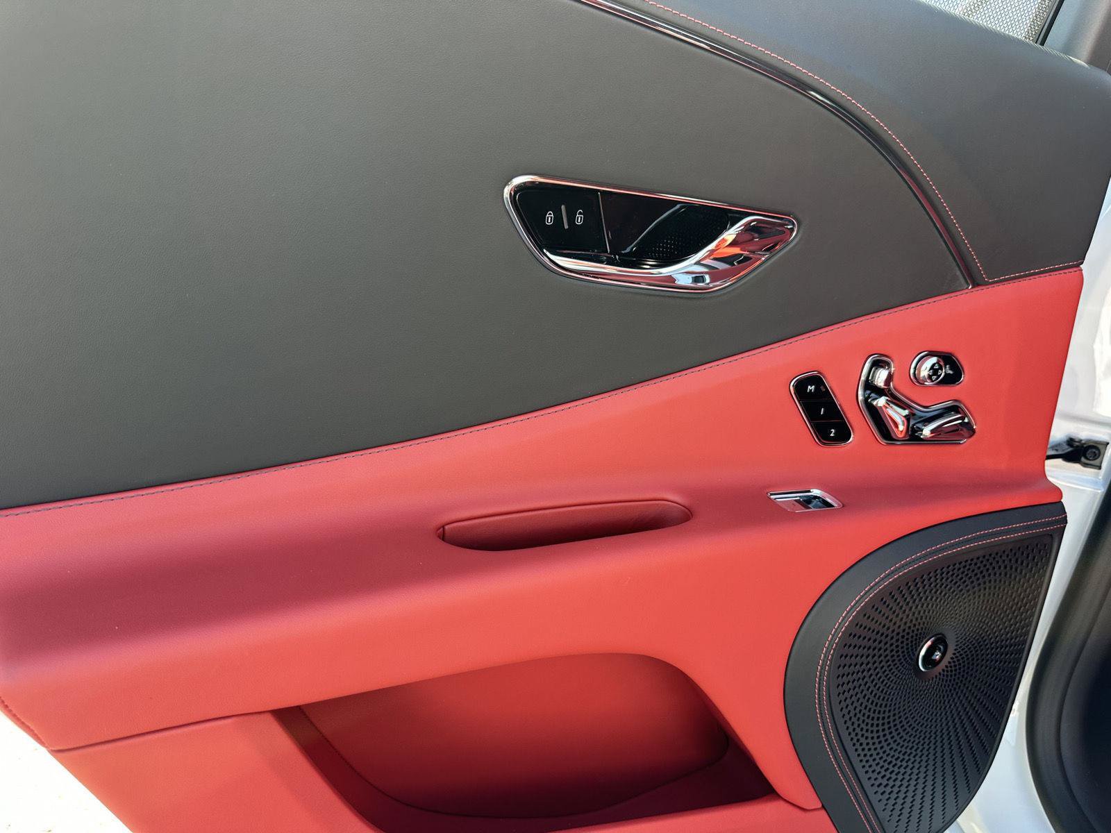 New 2026 Bentley Flying Spur V8 AWD/4WD image 24