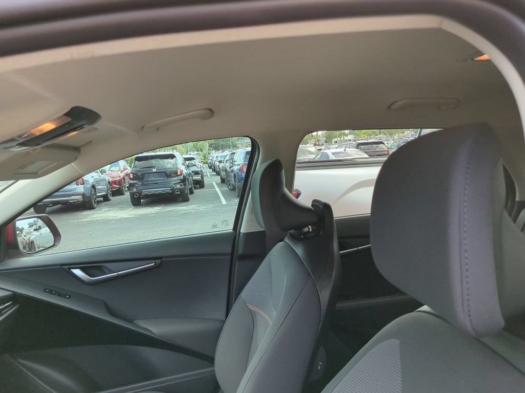 Certified 2025 Kia Niro LX FWD image 21