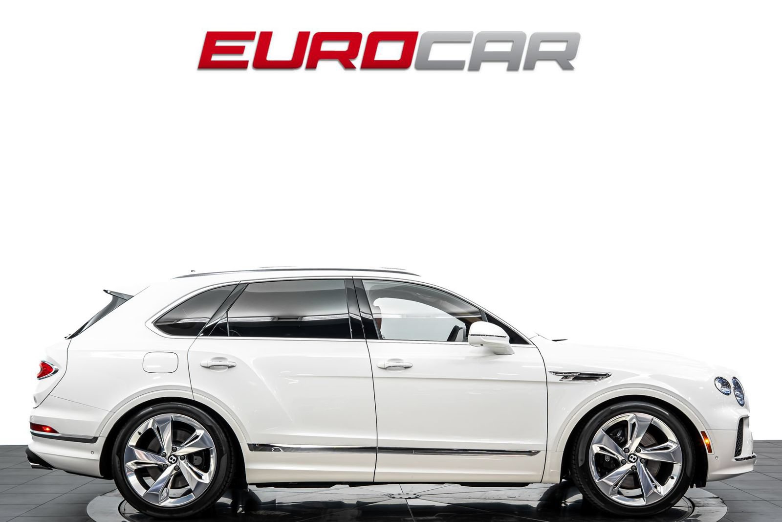 Used 2024 Bentley Bentayga AWD/4WD image 6