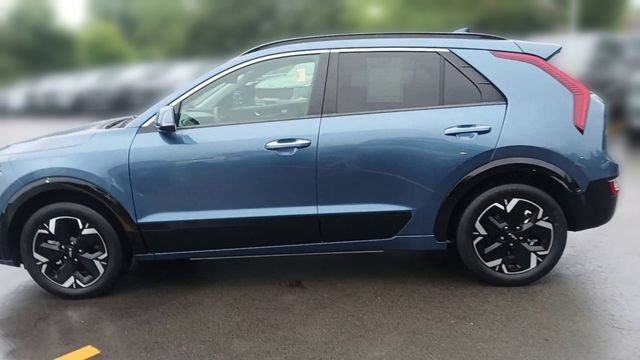 Certified 2024 Kia Niro Wave w/ Wave Preserve Package FWD image 10