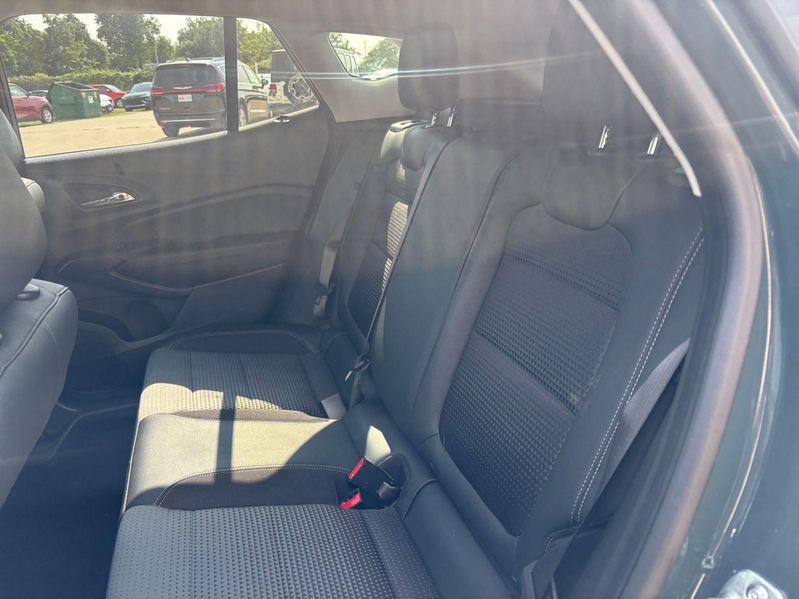 Used 2025 Chevrolet Trax LT FWD image 36