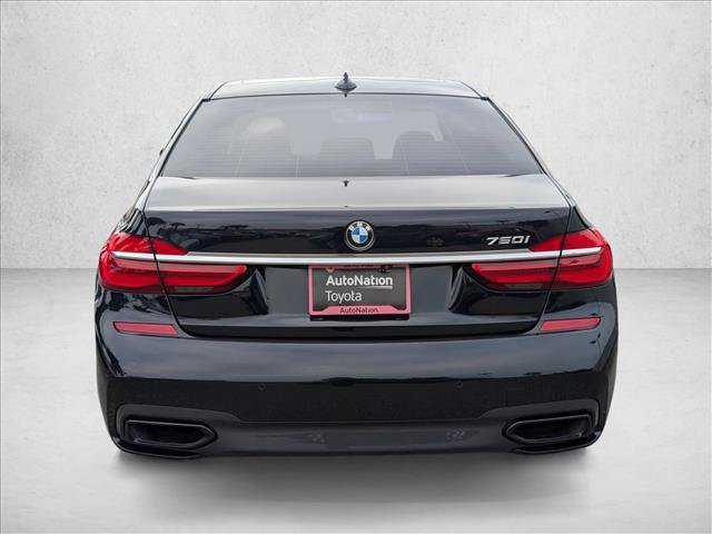 Used 2019 BMW 750i w/ M Sport Package RWD image 6