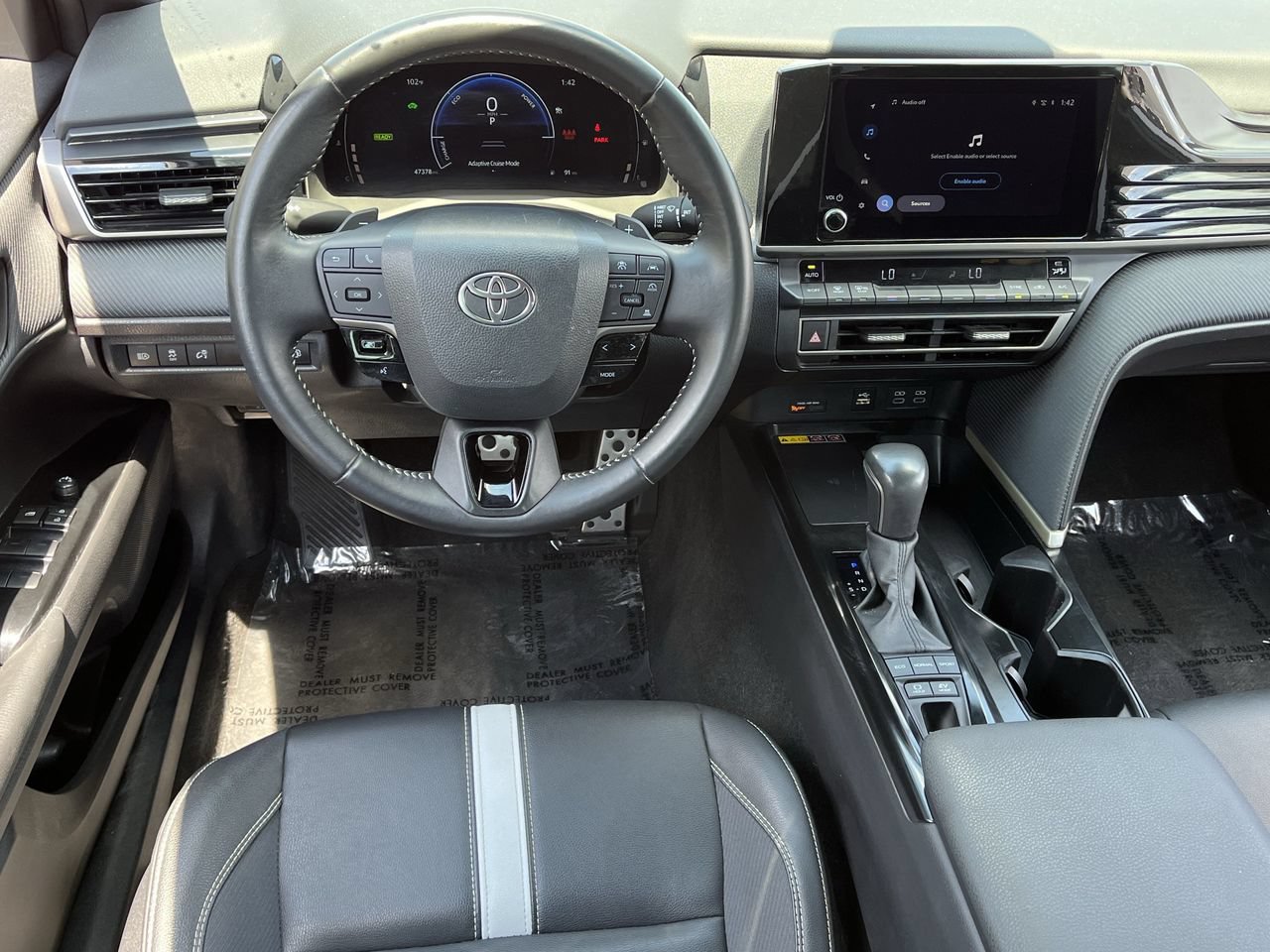 Used 2025 Toyota Camry SE FWD image 10