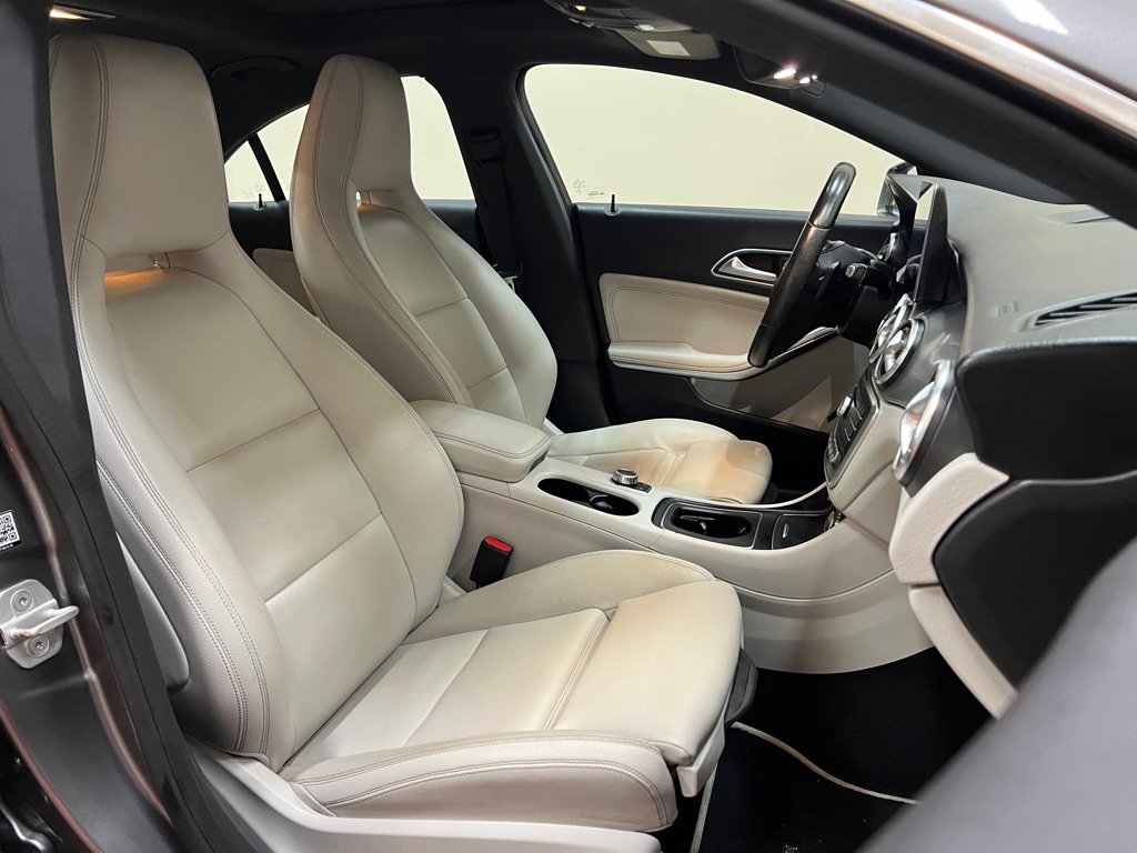 Used 2017 Mercedes-Benz CLA 250 image 22