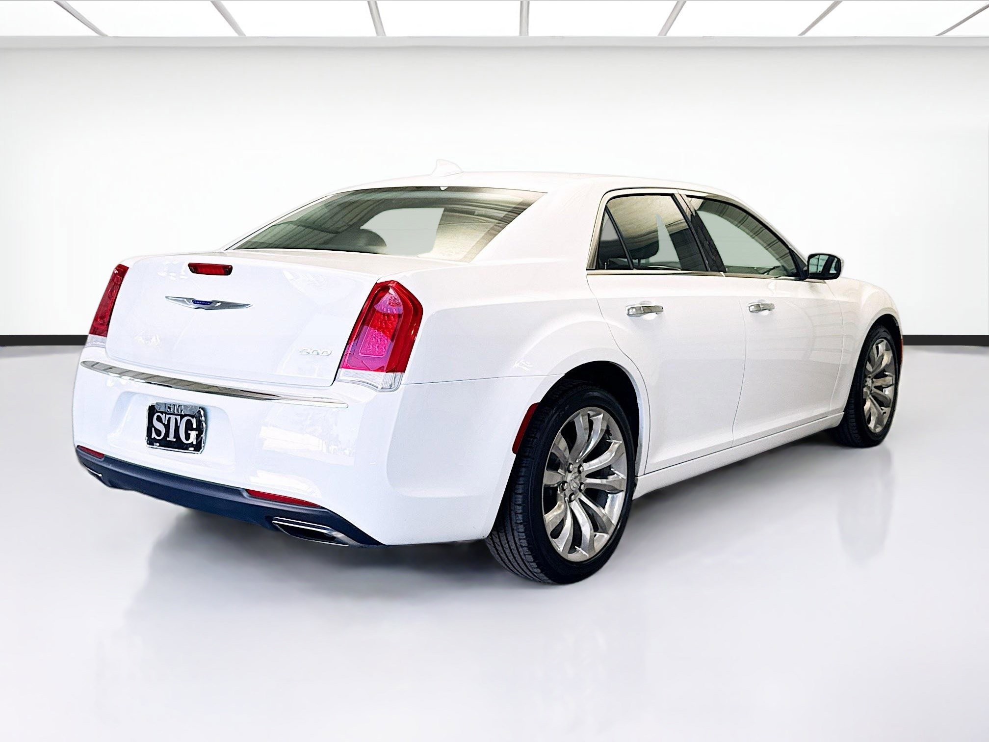 Used 2019 Chrysler 300 Limited image 4