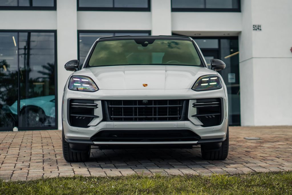 Used 2024 Porsche Cayenne Turbo GT image 8