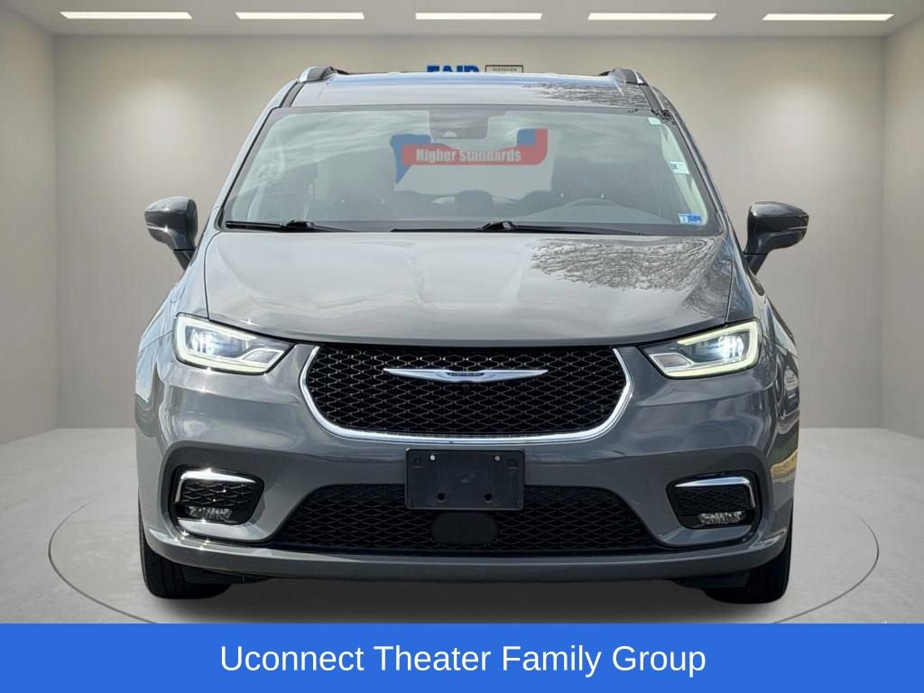 Used 2021 Chrysler Pacifica Touring-L w/ Uconnect Theater Family Group image 5