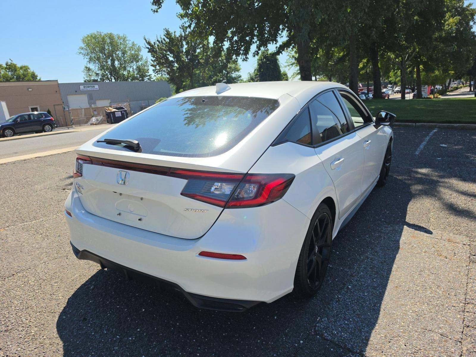 Used 2023 Honda Civic Sport image 3
