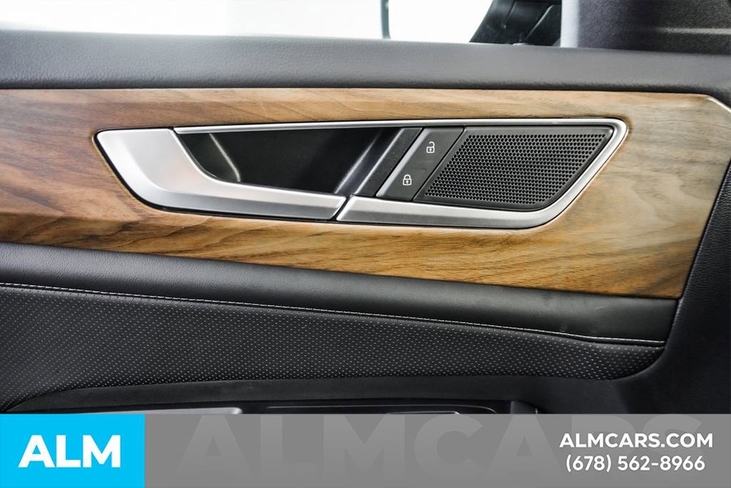 Used 2025 Volkswagen Atlas SE image 50