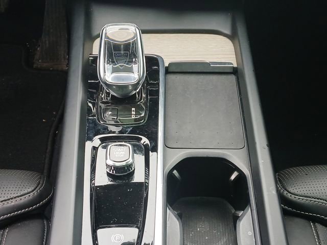 Used 2022 Volvo XC60 B5 Inscription w/ Climate Package image 13