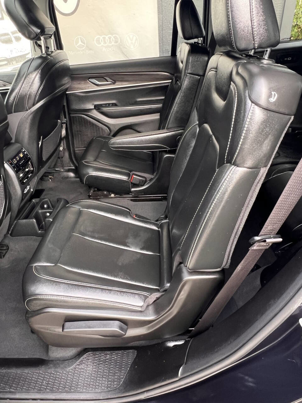 Used 2024 Jeep Grand Cherokee L Limited image 20