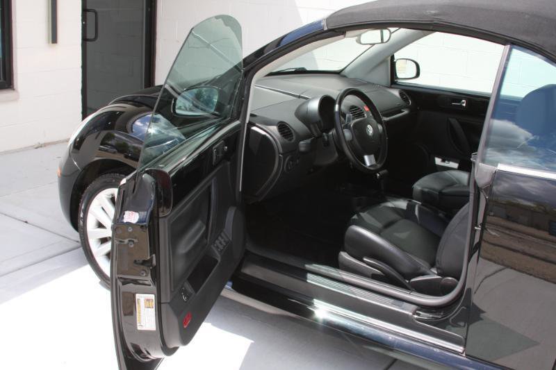 Used 2008 Volkswagen Beetle SE FWD image 39