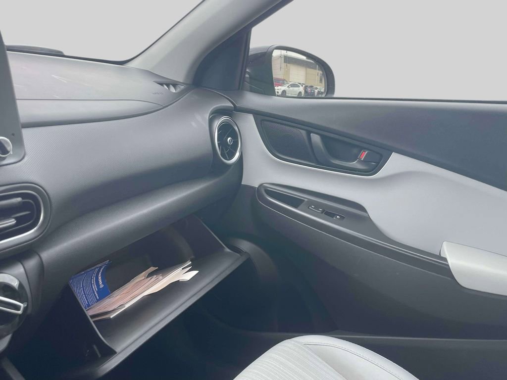 Certified 2023 Hyundai Kona SEL AWD/4WD image 33