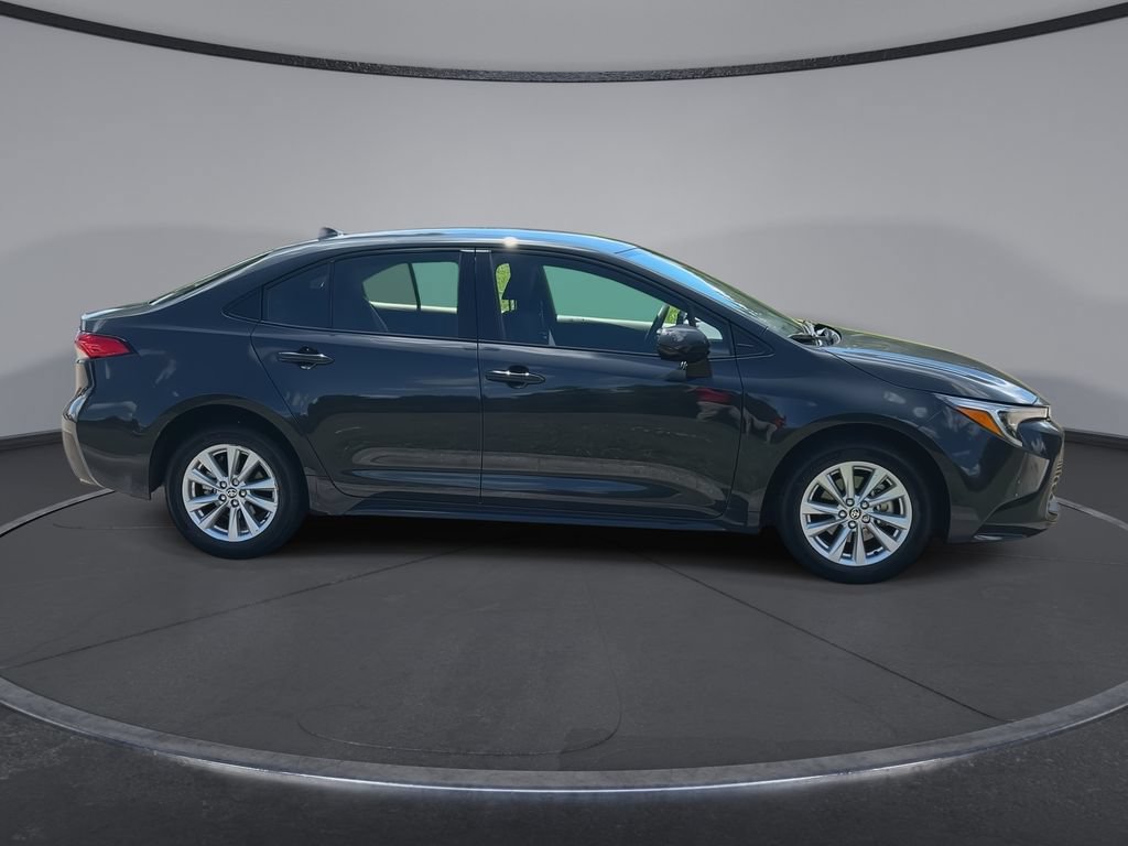 Used 2025 Toyota Corolla LE w/ LE Premium Package FWD image 9