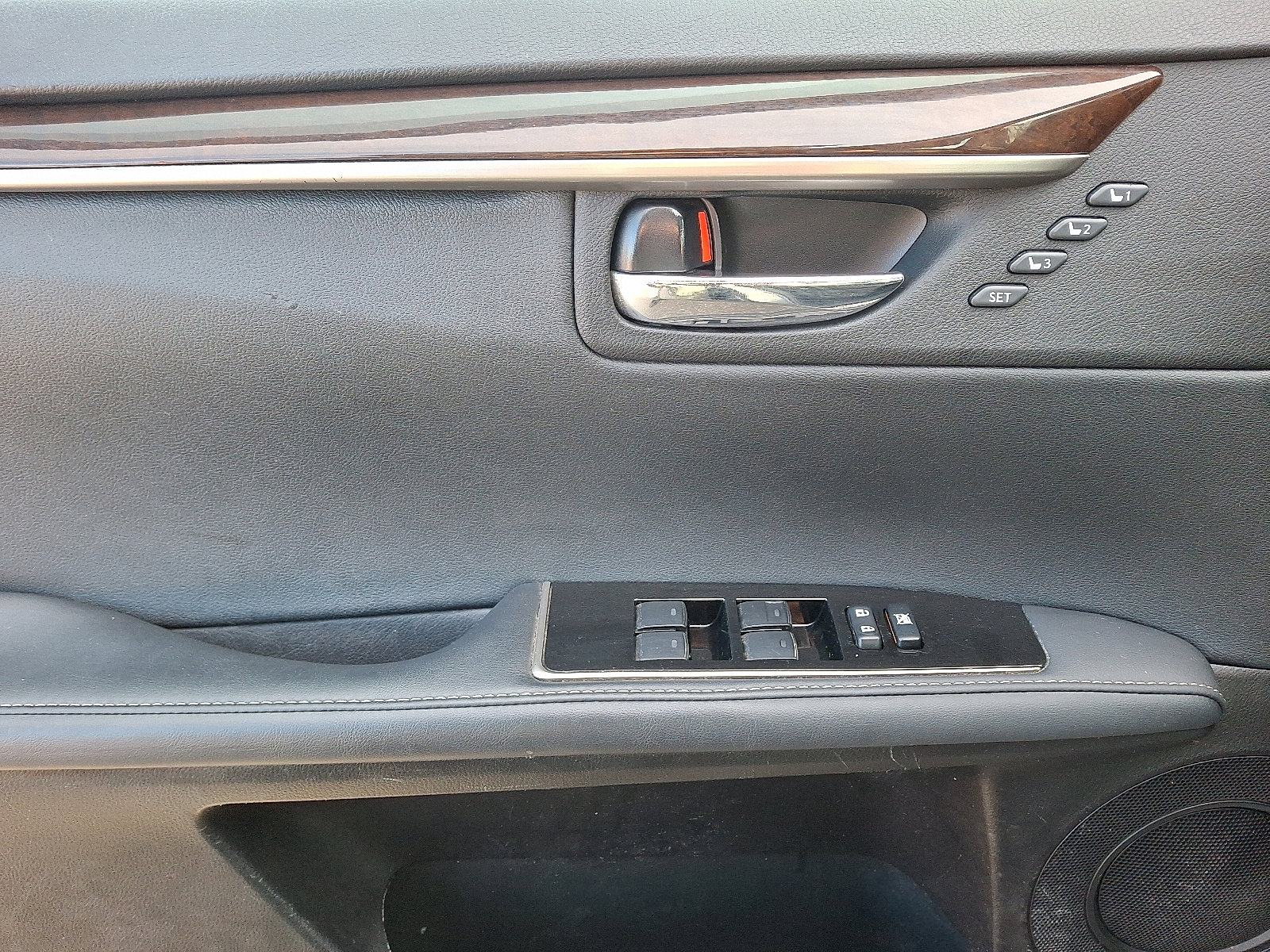 Used 2018 Lexus ES 350 w/ Navigation System Package image 12