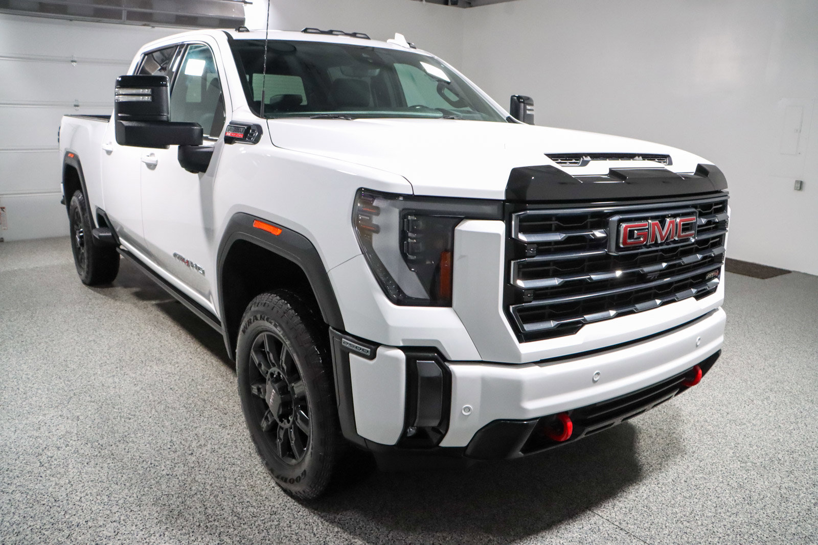 Used 2024 GMC Sierra 2500 AT4 w/ AT4 Premium Plus Package image 5