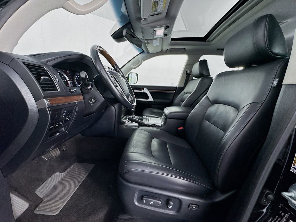 Used 2019 Toyota Land Cruiser image 15