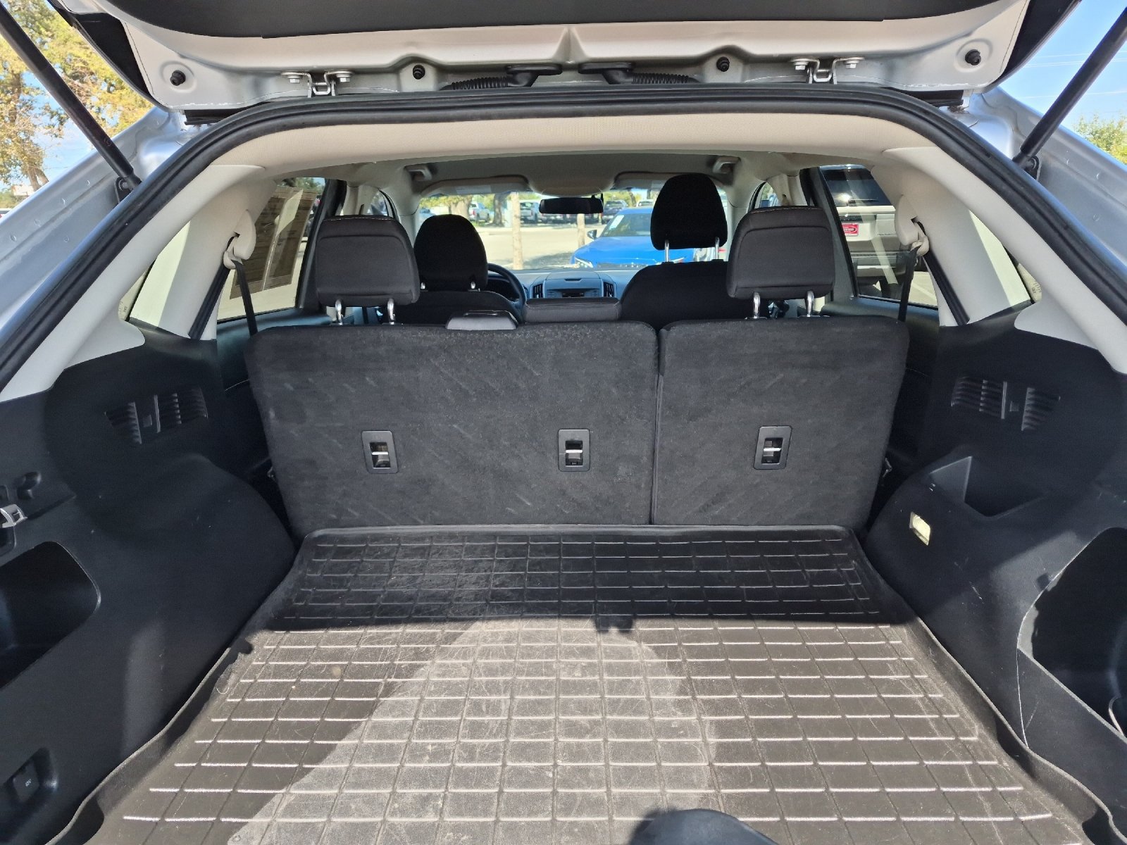 Used 2017 Ford Edge SE FWD image 14
