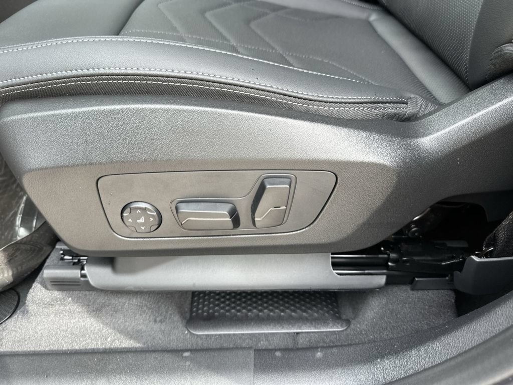 Used 2026 BMW X1 xDrive28i AWD/4WD image 15