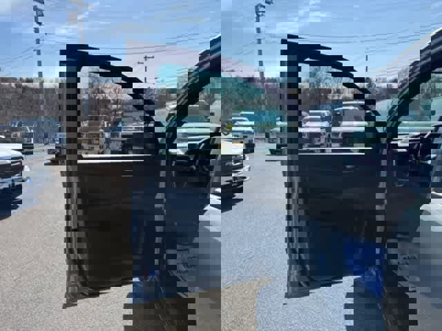 New 2025 GMC Canyon Elevation w/ Convenience Package image 16