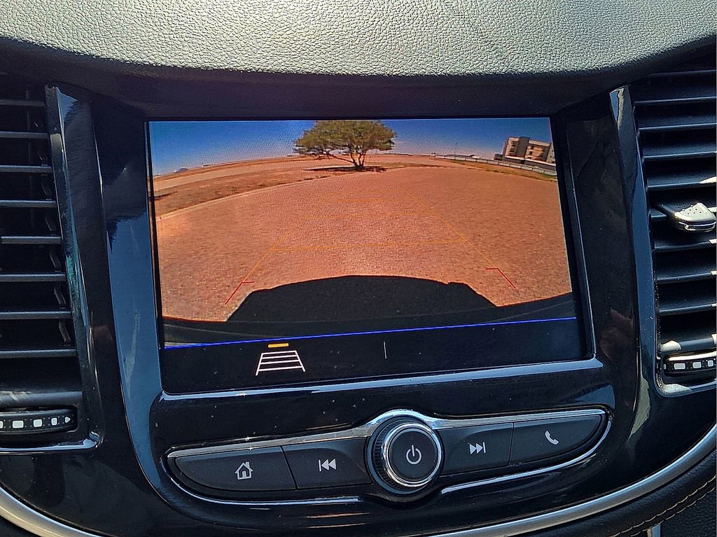 Used 2021 Chevrolet Trax LT w/ LT Convenience Package AWD/4WD image 26