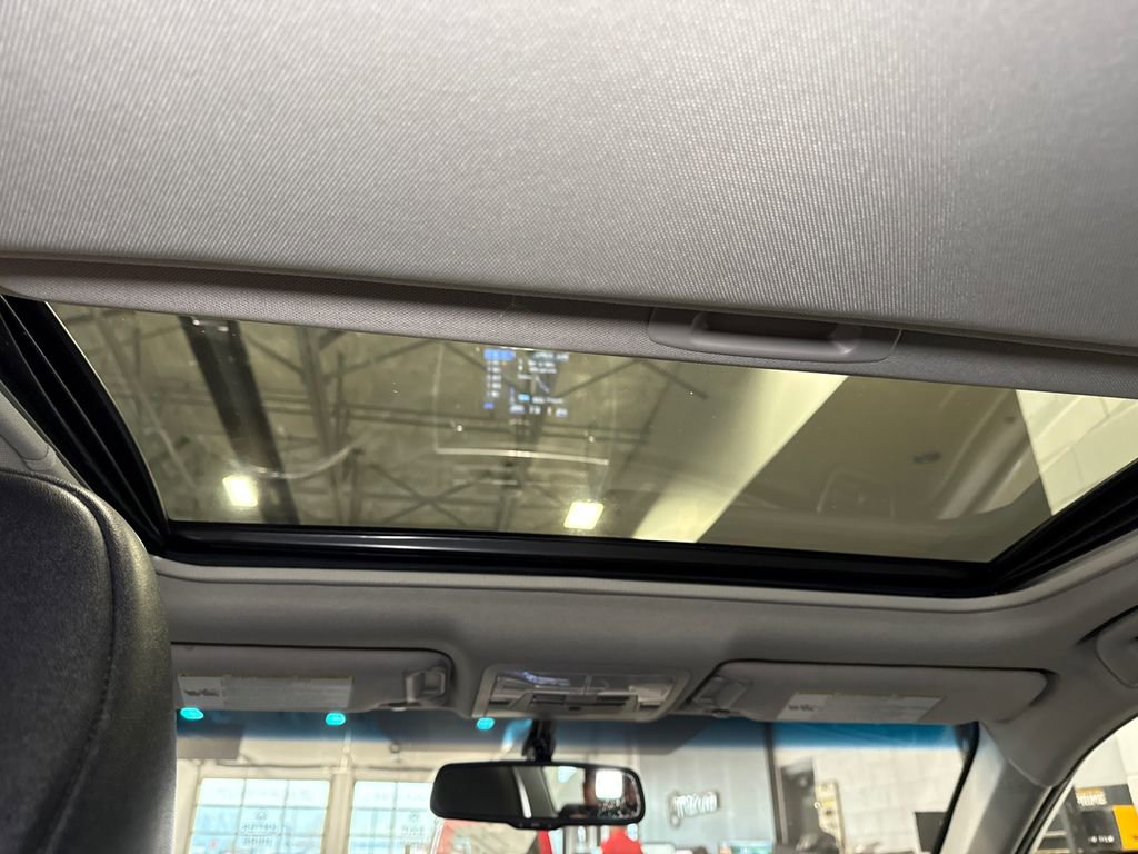 Used 2015 Toyota Camry XLE image 10