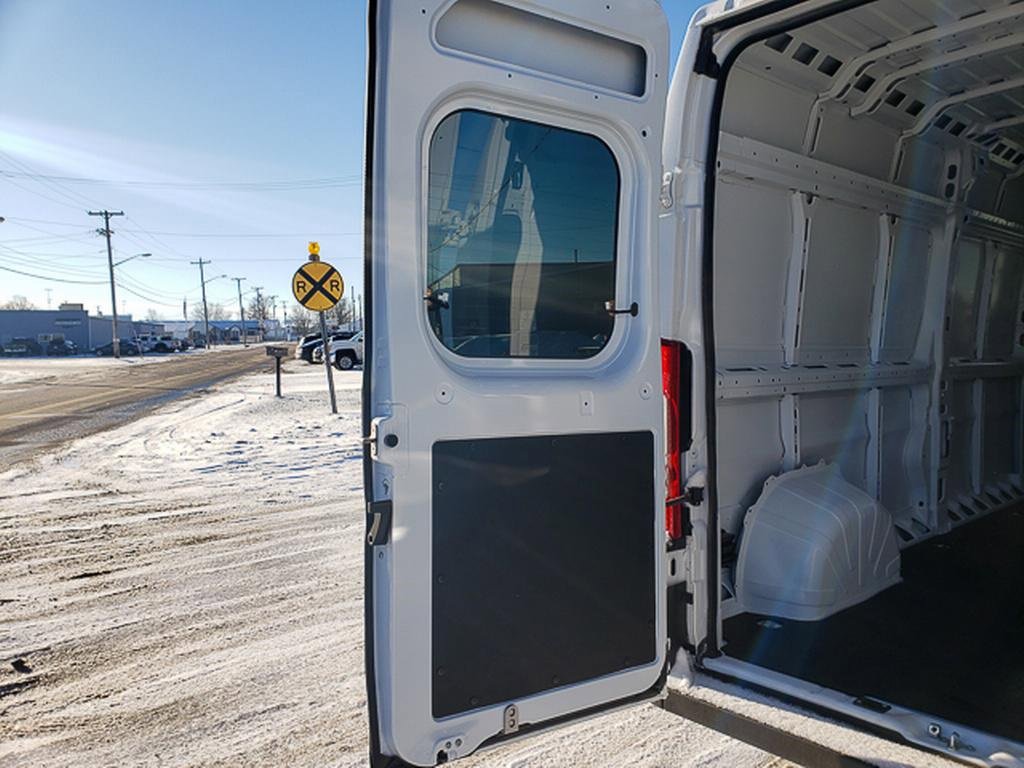 Used 2024 RAM ProMaster 2500 image 29