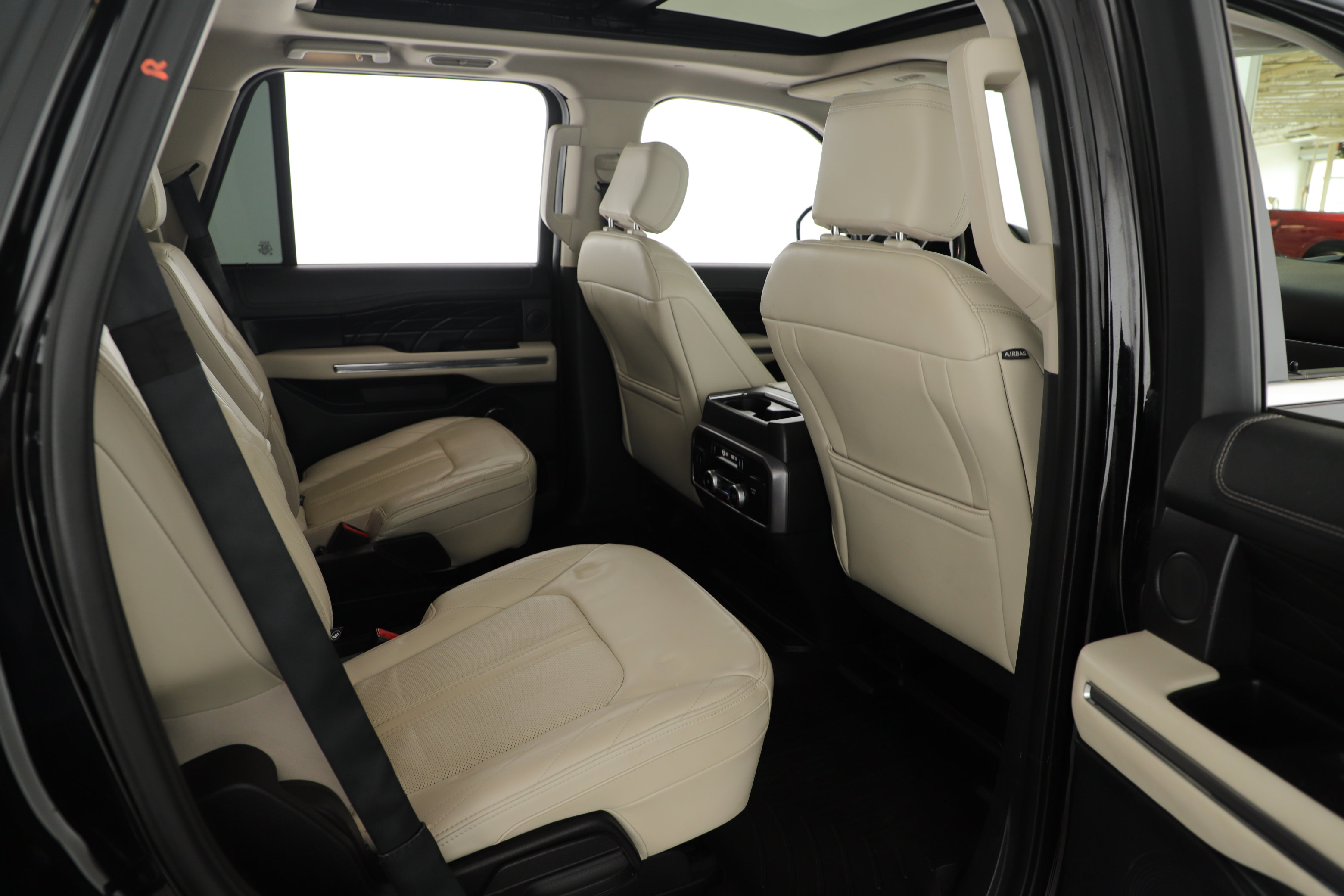 Used 2019 Ford Expedition Platinum image 24
