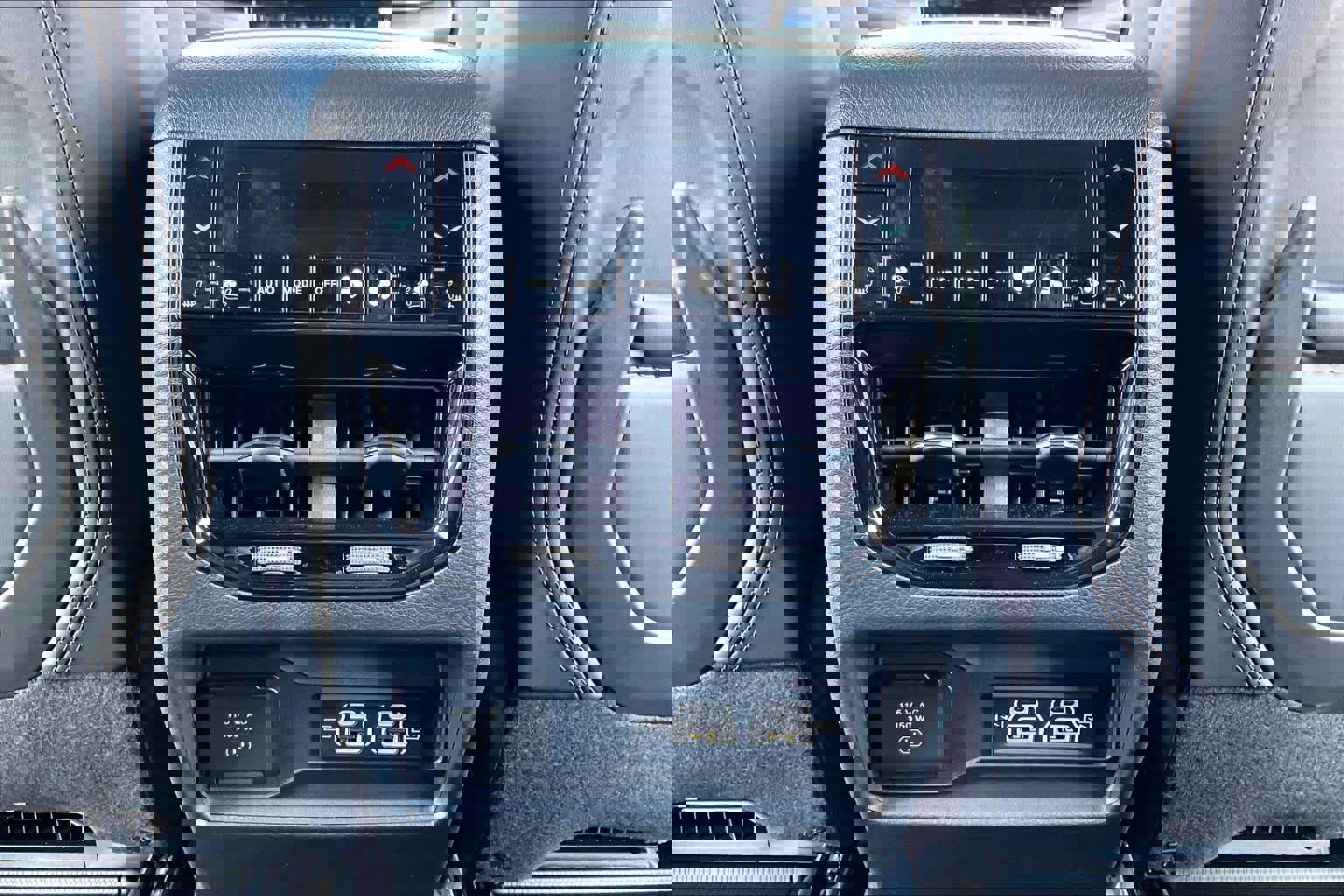 Used 2025 Jeep Grand Cherokee Summit w/ Obsidian Package image 36