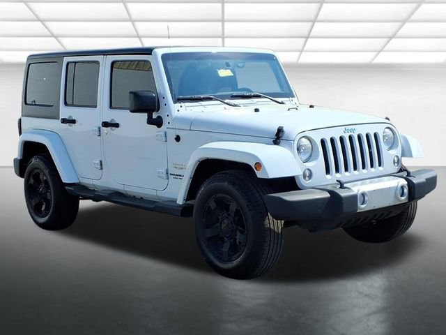 Used 2015 Jeep Wrangler Unlimited Sahara w/ Connectivity Group image 9