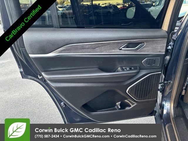Used 2024 Jeep Grand Cherokee L Limited w/ Black Appearance Package AWD/4WD image 14