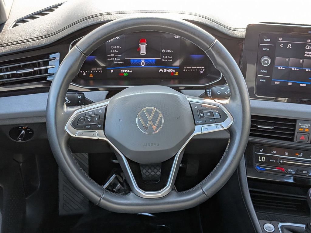 Used 2025 Volkswagen Jetta SE image 22
