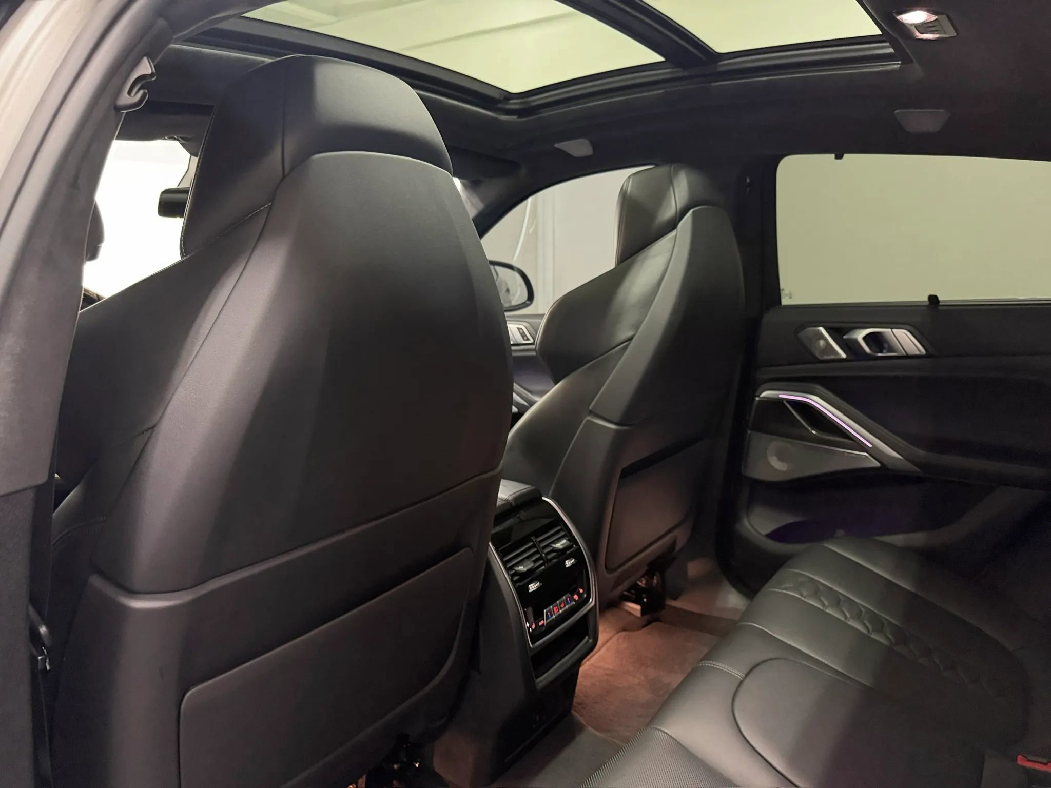 Used 2021 BMW X6 M w/ Executive Package AWD/4WD image 13