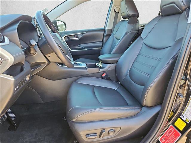 Used 2022 Toyota RAV4 XLE Premium image 17